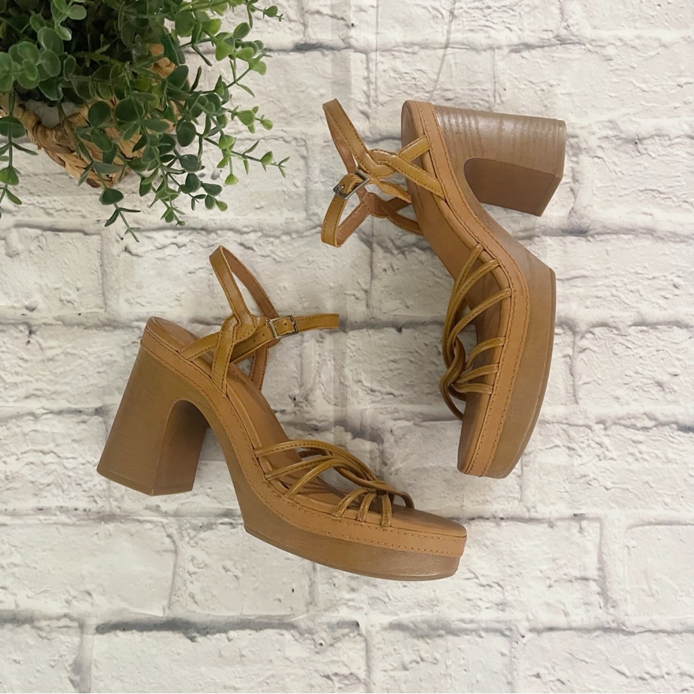 Lucky Brand Ismene platform heels sandals size 10